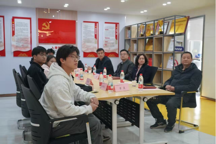 校领导与汽车学子围坐畅谈：这场“成长对话”，满是干货与温度